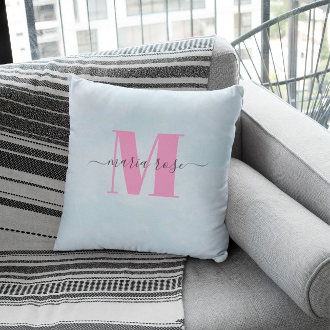 Enkel minimalistisk Rosa i monogram Kudde (Pink and blue monogram and calligraphy script name personalized throw pillow)