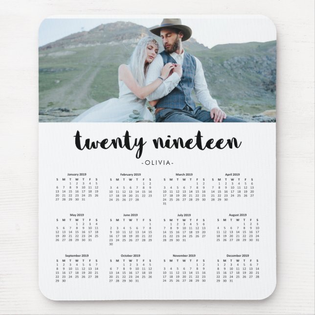 Enkel moderiktig typografifotokalender 2019 musmatta (Framsidan)