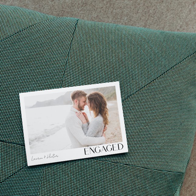Enkel Modern 3-fotoskriptFörlovningsfest Meddelande (Engaged & Excited! Join Us for the Party 🥂💍 [Personalize Here])