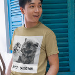Enkel, modern Anpassningsbar Pet eller People T Shirt<br><div class="desc">Lägg till ett eget foto och en egen text om du vill skapa en unik fotogåva. Den här grafiktexten är redot som ska anpassas med ditt foto och ditt eget namn eller meddelande med tryckt stil-text. Den enkla, moderna svarta och vita stil ser underbar ut med svarta och vita foton...</div>