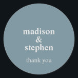 Enkel, modern, blå, typografisk Bröllop Runt Klistermärke<br><div class="desc">Redot Simple Modern Dusty Blue Bröllop-svit för att du ska kunna anpassa dig.</div>