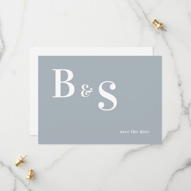 Enkel, modern Dusty Blue Monogram QR Spara datumet (Fram/Back In Situ)