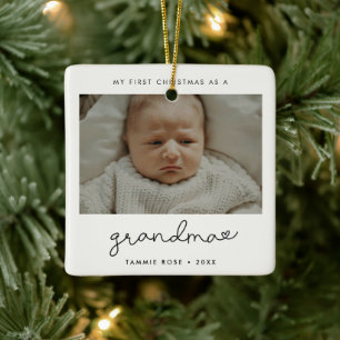 Enkel modern första jul som mormor julgransprydnad keramik