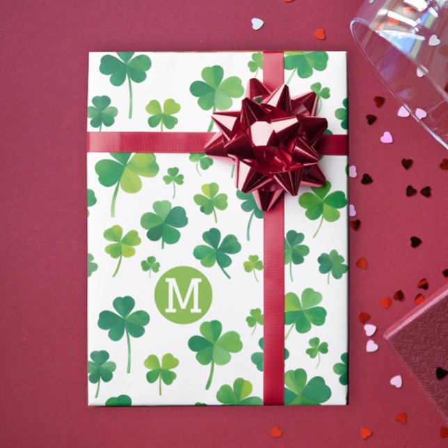 Enkel Modern Grönt Tur Shamrock Patrick Monogram Presentpapper (Skapare uppladdad)