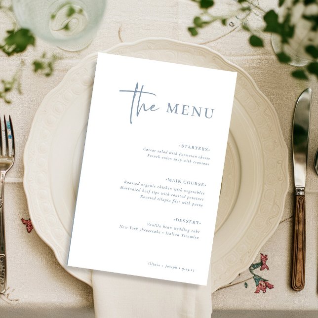 Enkel modern, minimalistisk | Meny Dusty Blue Bröl (A modern and minimalist dusty blue and white wedding menu)