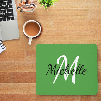 Enkel modern monogramstart + vit Grönt i Namn Musmatta