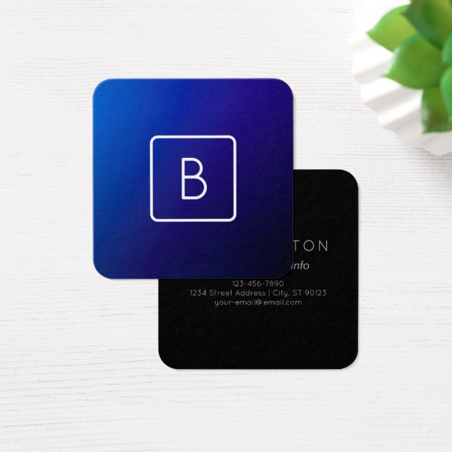 Enkel Modern Mörkblå Ombre-gradient & Monogram Fyrkantigt Visitkort (Skivbord)