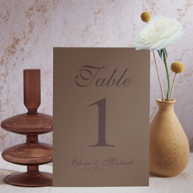 Enkel Modern Mousse Brun Bröllop Bordsnummer (Elevate your reception setup with these Modern Mousse Brown Wedding Table Numbers!)