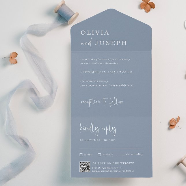Enkel modern och minimalistisk | Bröllop QR-kod (A chic, modern dusty blue wedding invitation that includes an rsvp card with scannable QR code)