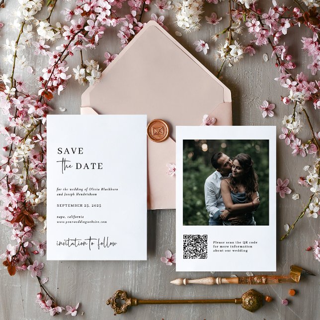 Enkel modern och minimalistisk | Stor Photo Bröllo Spara Datumet (A modern and minimalist, black and white wedding save the date with photo and QR code)