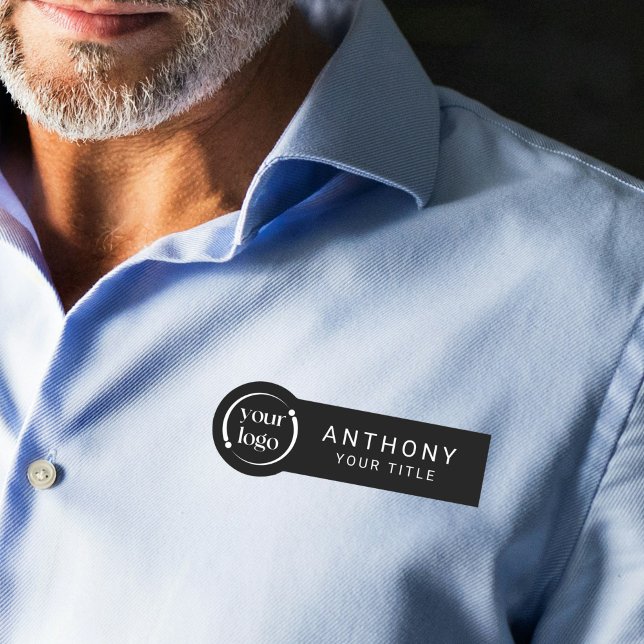 Enkel Modern Professionell-Logotyp på svart Namnbricka (Personalize with your logo, name and title.)