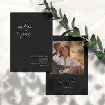 Enkel Modern Script Black Bröllop allt i ett Inbjudningar<br><div class="desc">Simple Modern Script Black Bröllop allt i en inbjudan</div>