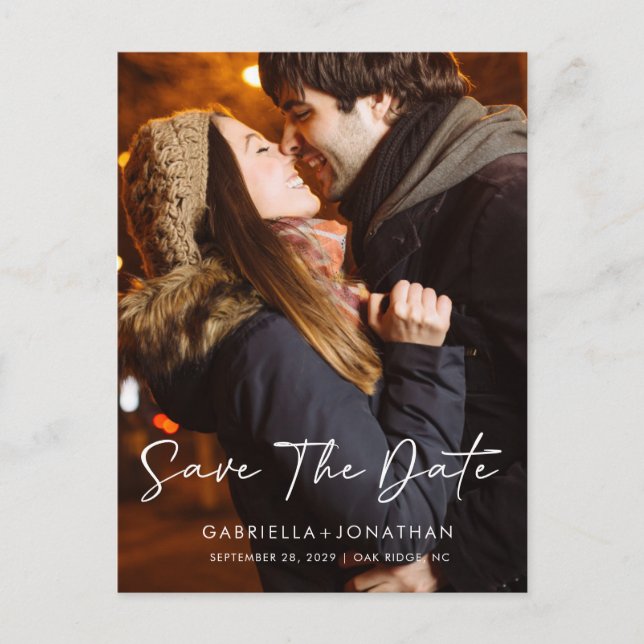 Enkel modern skrift Spara datumfoto Bröllop Meddelande Vykort (Framsida)