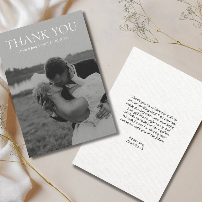 Enkel, modern, svartvit, minimalistisk foto tack kort (Minimalist black and white wedding photo thank you card)
