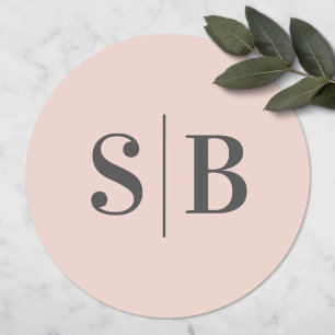 Enkel monogrammad lätt Rosa Bröllop Runt Klistermärke