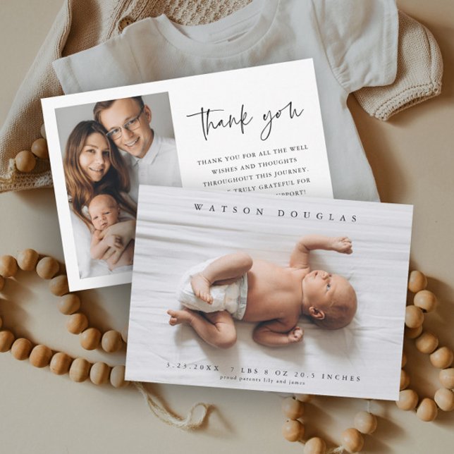 Enkel nyfödd baby fotobirth tack kort (Simple minimalist newborn baby photo thank you card.)