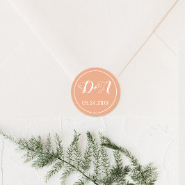 Enkel och elegant initialer peach bröllop runt klistermärke