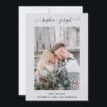 Enkel och Stilig | Foto Minimal Ljusblå Spara Datumet<br><div class="desc">Dessa enkla och stiliga,  mycket mjuka ljusblåa kort för att spara datumet har elegant,  virvlande script-kalligrafi och ditt favoritfoto för en modern och minimal look.</div>