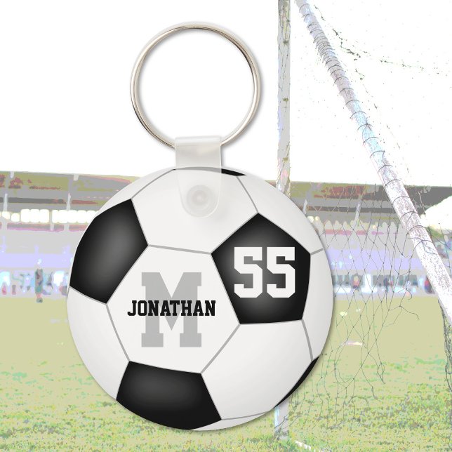 enkel personlig med svart och vit fotboll nyckelring (Skapare uppladdad)