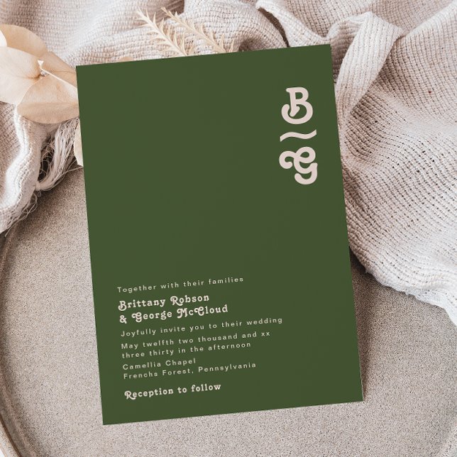 Enkel retro Vibes | Oliv grönt Monogram Bröllop Inbjudningar (Skapare uppladdad)