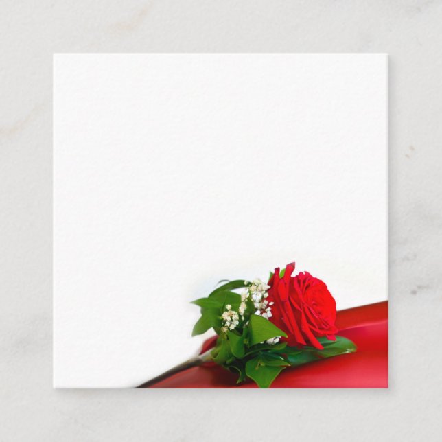 Enkel röd ros – Blommig vit bakgrund Tilläggskort (Framsida)