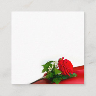 Enkel röd ros – Blommig vit bakgrund Tilläggskort