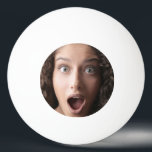 Enkel Roligt Surprisad fin Ansikte Photo Pingisboll<br><div class="desc">Ha mycket roligt med det här lustiga ansikte eller byt ut mot ditt eget när du spelar pingpong med din familj och dina vänner. Perfekt en unik gåva till alla våra kära i den här festliga julhelgen. Enkel att anpassa båda fotona. Matchande pingpongpaddlar är tillgängliga. Ha roligt och njut!</div>