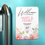 Enkel rosa elegant blommigt bröllop spara datum magnet<br><div class="desc">Elegant möhippa-händelsens party blommigt ro blommar magnet som är perfekt för en orange ro rosa party . För bride party-händelsen. En vit chic bakgrund. Dekorerad med blommor av ro och magnolia. rosa blommigt, ro blomma och grönt, vattenfärgade eukalyptus löv, sprig, grönenergi och en faux guld sprig. Anpassa och lägg till...</div>