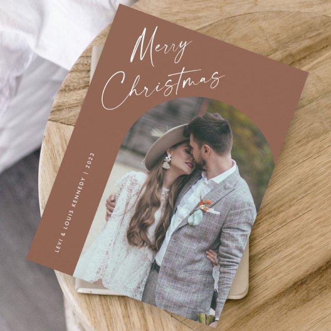 Enkel Skript Boho-båge Jul Julkort (Simple script boho arch photo Christmas holiday card with modern elegant handwritten typography.)