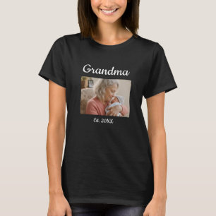 Enkel Skript Mormor Est. Foto År Svart T Shirt