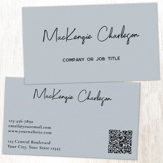 Enkel skriptnamn och text QR-kod Pulverblå Visitkort (Simple modern script minimalist business card with QR code in light powder blue)