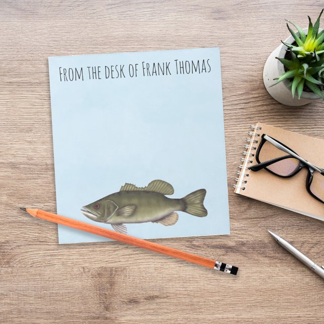 Enkel Snyggt Fiskare vid fiske efter anguler Fiska Anteckningsblock (Personalized bass fishing desk stationery with freshwater fish and lake life theme.)