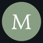 Enkel solid Färg Garden Grönt Monogram Bröllop Runt Klistermärke<br><div class="desc">Enkel,  fast,  elegant färg-bröllopsmärken med ditt första monogram,  i ett vitt serif-teckensnitt över en grönt i trädgården. Denna grundläggande och tydliga utformning är perfekten för ett minimalistiskt stil. Dessa chic- och snyggtar gör underbara förseglingar.</div>