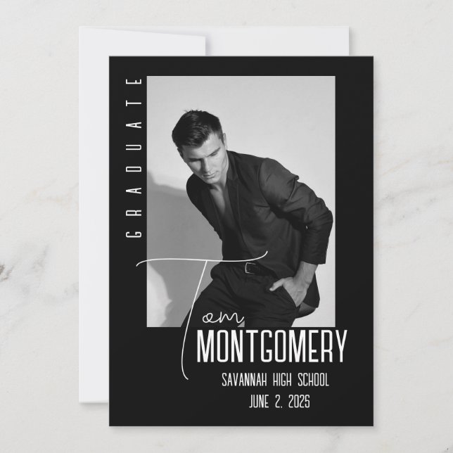 Enkel svart foto-examensannonsering inbjudningar (Framsida)