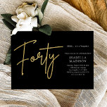 Enkel svart och Guld Glitter 40:e födelsedag Inbjudningar<br><div class="desc">Den 40:e födelsedagsinbjudan till enkelt svart och Guld Glitter har en contemporary, underskattad design med en elegant faux-folie för guld "fyrtio" i handskrivet skript. Mot en svart bakgrund avslöjar det en känsla av modern minimalism och elegans. Denna inbjudan är perfektens val för både manar och kvinnor som firar denna viktiga...</div>