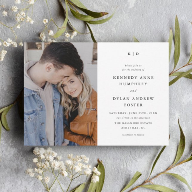 Enkel svart och vit elegant foto bröllop  inbjudningar (Simple Black and White Typography Minimal Photo Wedding Invitations.)