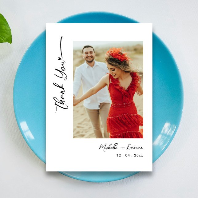 Enkel svart script foto bröllop tack kort (The Perfect Touch: Black Script Wedding Photo Thank You Card Customize)