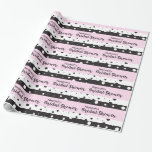 Enkel svartvitt, Möhippa Presentpapper<br><div class="desc">Lägg dina möhippor i elegans med vår enkla Papper för radbyte i svartvitt. Med en chic och tidlös design med svart och vitt polka dots tillför detta papper en sofistikerad beröring till alla presenter, som perfekt kompletterar en möhippas högtidliga atmosfär. Detta papper är inte bara snyggt utan också ett stort...</div>