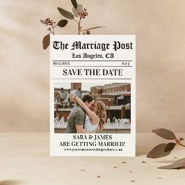 Enkel tidningslayout med eget foto - Save the Date Inbjudningar
