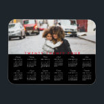 Enkel Trendig 2024 Fotokalender Magnet<br><div class="desc">Den här personligens kalendermagnet är perfekt för planering av kommande månadshändelser. Med trendigets moderna typografi och ett eget foto. Lägg till anpassningsbarnas ordalydelse till den här designen genom att använda rutorna "Redigera den här designmallen" på objektets höger eller klicka på den blå "Anpassa den" för att ordna texten, ändra typsnitt...</div>