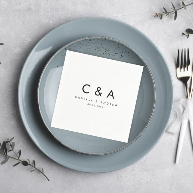 Enkel typ Svartvitt Bröllop Monogram Pappersservett (Simple Modern Black and White Wedding Monogram Cocktail Hour Party Napkins.)