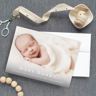 Enkel typografi Baby Foto Födelse Meddelande