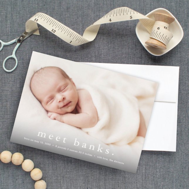 Enkel typografi Baby Foto Födelse Meddelande (Skapare uppladdad)