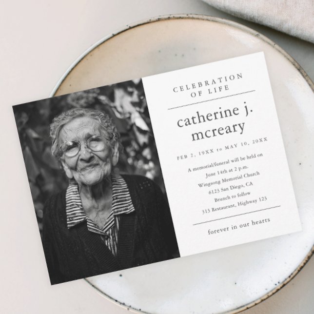 Enkel typografi foto minnes ceremoni inbjudningar (Simple typography photo memorial celebration of life invitation.)