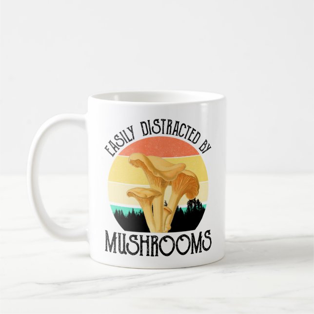 Enkel utspridd av svampar (Chanterelle) Kaffemugg (Vänster)