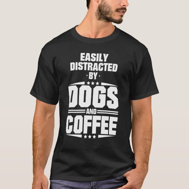 Enkel utspridd Hundar och kaffe T Shirt (Framsida)