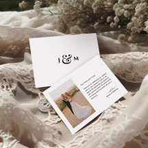 Enkel vigselring med monogram på foto