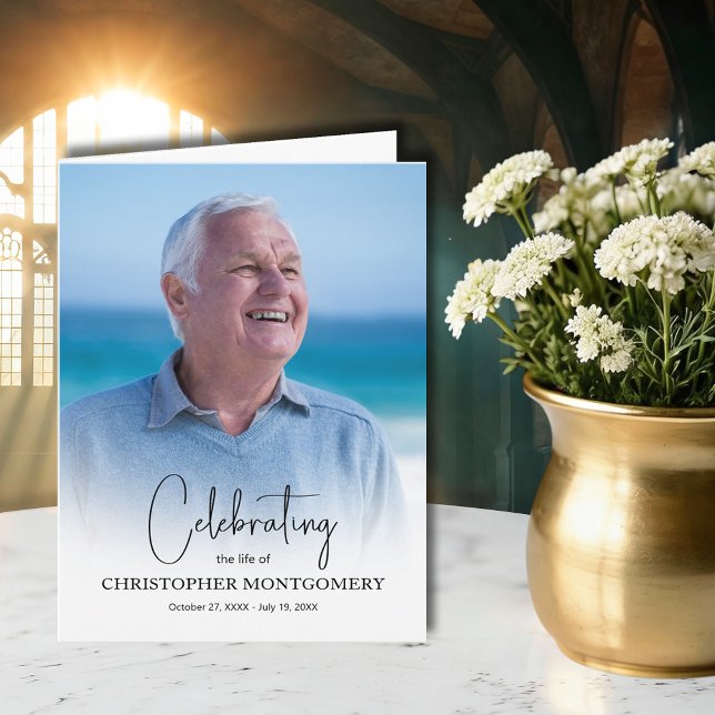 Enkel vikad begravningsfoto tack kort (Funeral celebration of life folded thank you cards, message over a photo on the front)