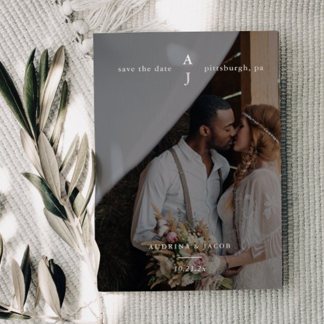 Enkel vit Monogram Photo Bröllop Spara Datumet (Skapare uppladdad)