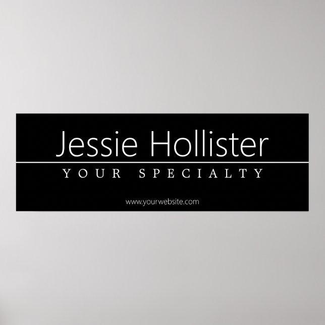 Enkel, vit text i klass på svart poster (Framsidan)